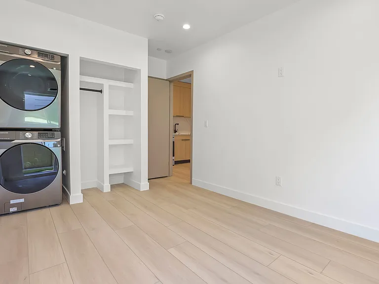 11004 Hortense St — Photo 6