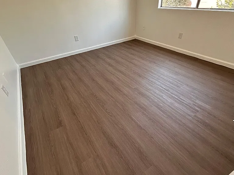 3125 N Golden Ave #5 — Photo 4