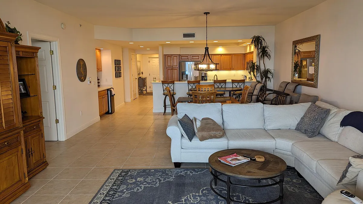 Family/Dining Room - 3329 Sunset Key Cir