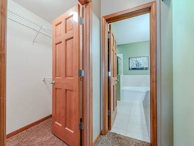 142 W Park Ave #D — Photo 4