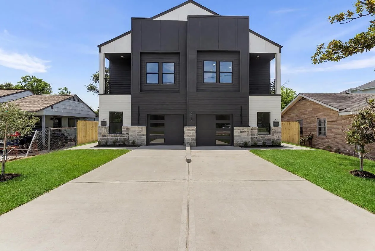4 bed, 2.5 bath, 1900 sqft, $2,500 — Photo 1