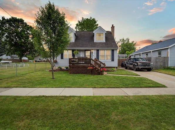 1446 E Buder Ave, Burton, MI 48529