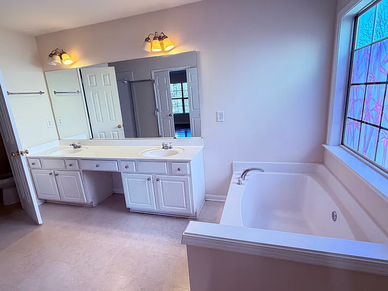 908 Wendlebury Ct — Photo 27