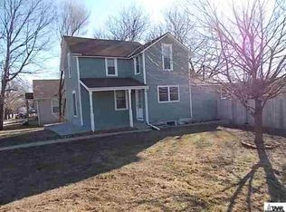 502 E 5th St, Tonganoxie, KS 66086