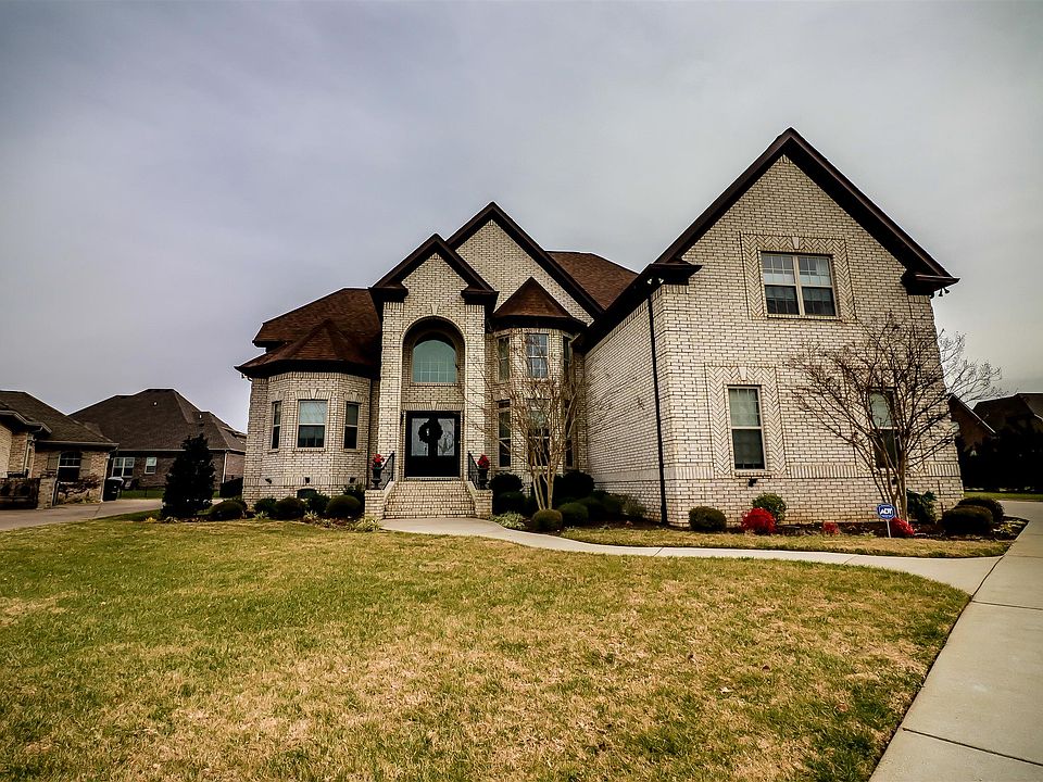 1st image of 640 Gardenia Way