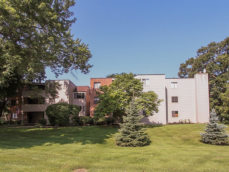 1st image of 1830 W Highland Ave #D-302