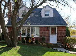 312 Roslyn Ave, Carle Place, NY 11514