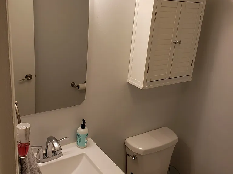 207 Hedgewood Ct — Photo 3