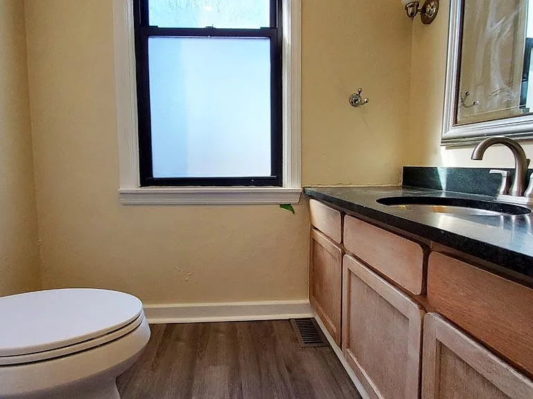 1214 W North Ave #2 — Photo 25