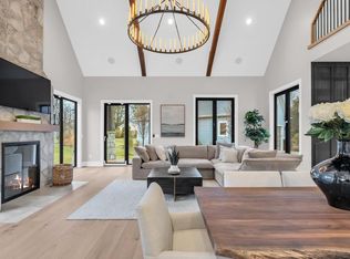 525 Maple St, Lake Geneva, WI 53147