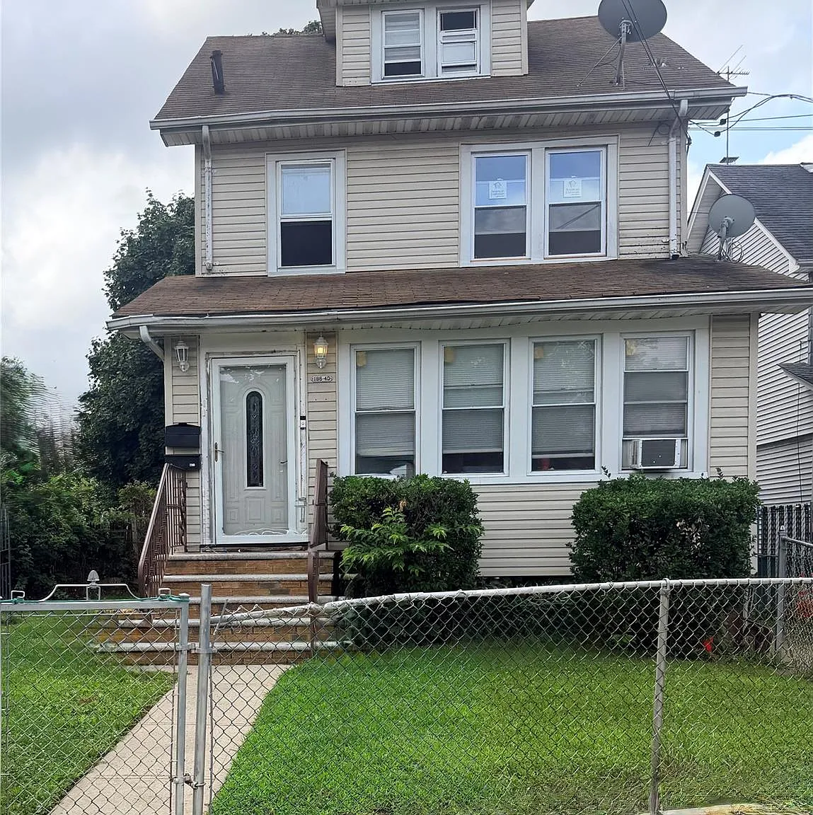 2 bed, 1.0 bath, 1420 sqft, $2,800 — Photo 1