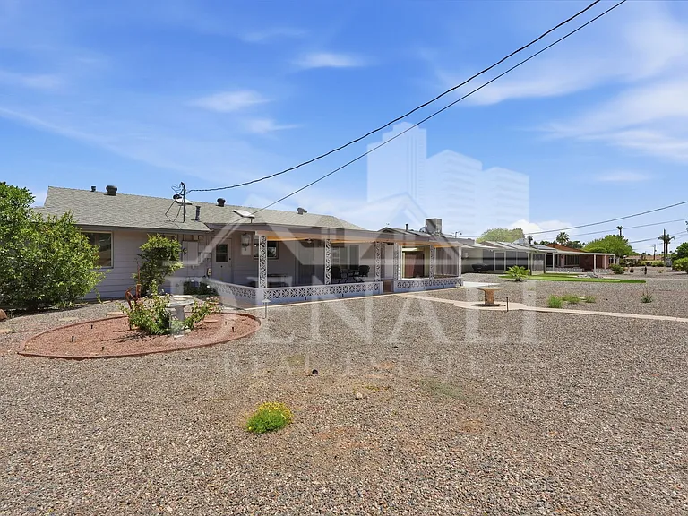 10747 W Hope Dr — Photo 26