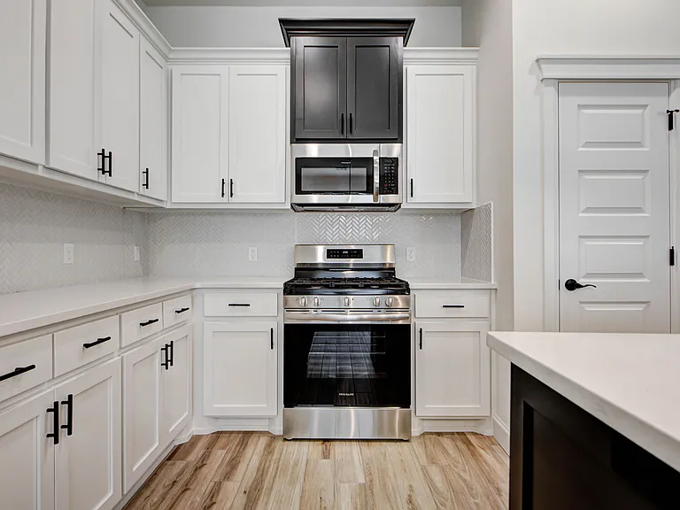 3027 Pescara Dr — Photo 17