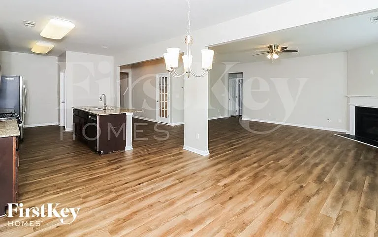 106 Woodbridge Trl — Photo 5