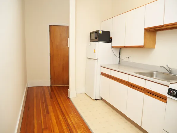 1382 Beacon St, Brookline, MA