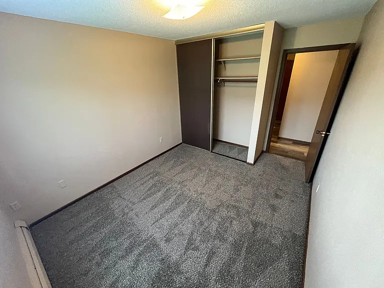 Oakridge Apartments — Photo 35