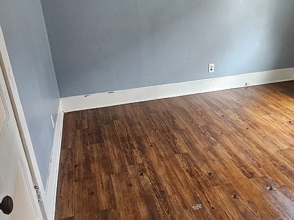 5th image of 1652 E Cleveland Ave