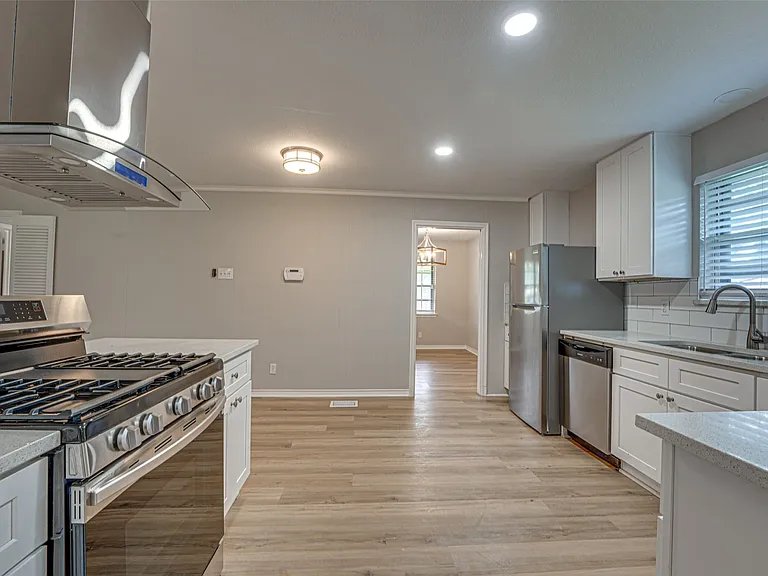 825 Branch Dr — Photo 7