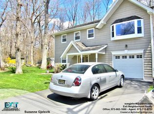 9 Parker Rd, Mount Arlington, NJ 07856