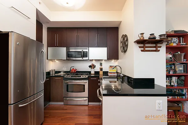 Sold by aptsandlofts.com | media 19