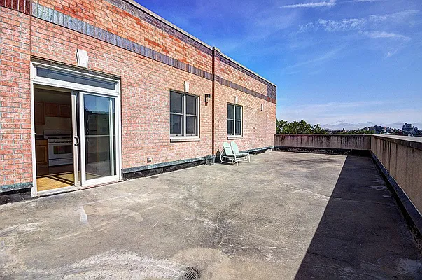 Rented by Level Group | media 10