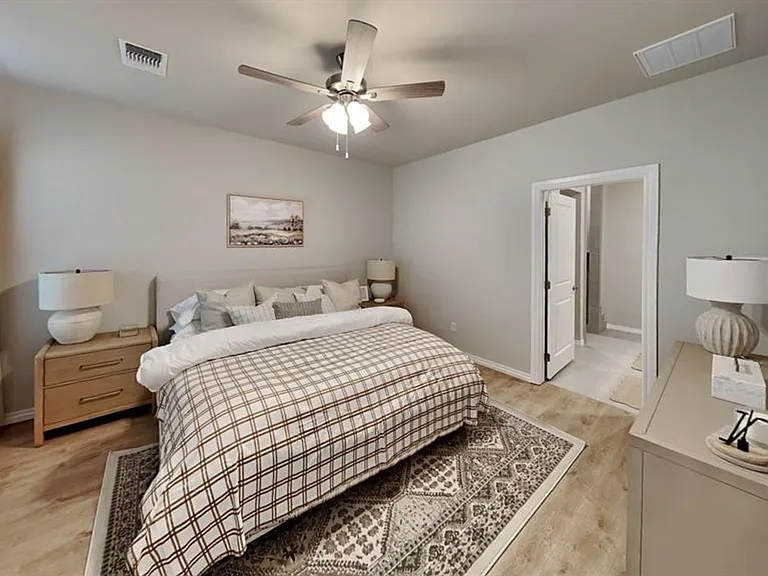 7020 Labelle Dr — Photo 13