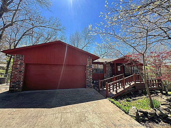 2nd image of 2200 Woodland Ln