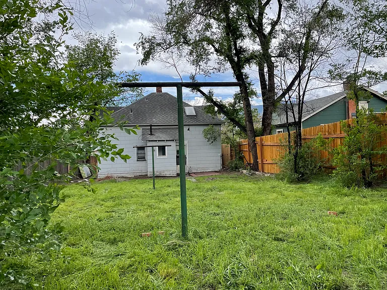 10 W Mill St — Photo 15