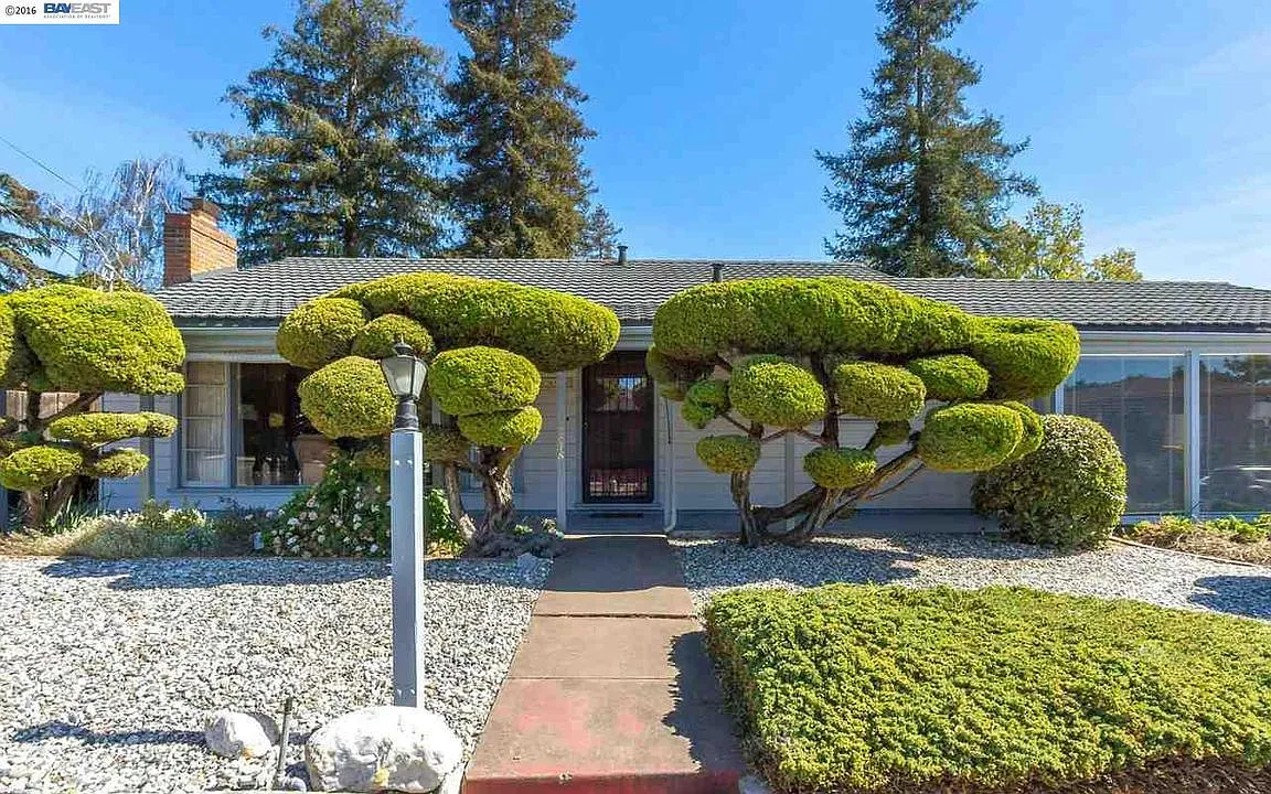 18878 Redwood Rd photo 1