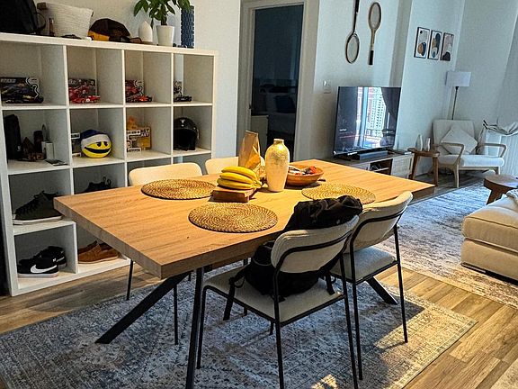 4th image of 185 SE 14th Ter #Penthouse 04