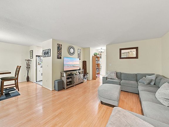 5th image of 32339 7th Ave #6
