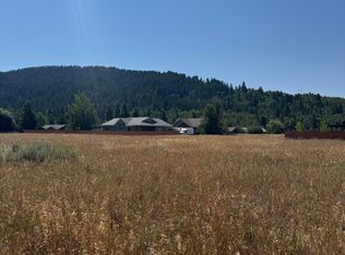 630 Snake River Dr, Alpine, WY 83128