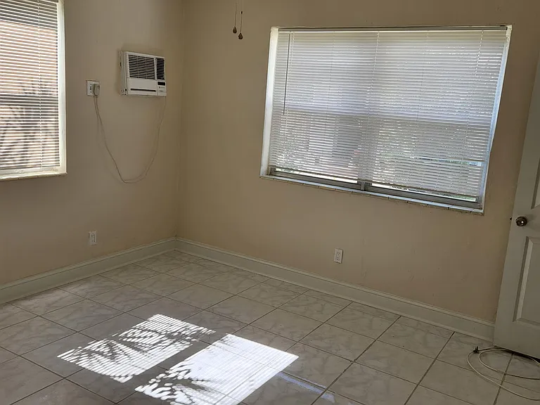 1922 Taylor St #1 — Photo 12
