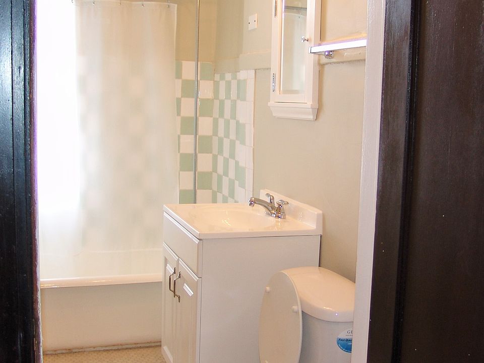 1st image of 4554 N Malden St APT 208