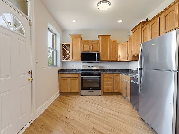 5th image of 3558 W Shakespeare Ave APT 3E