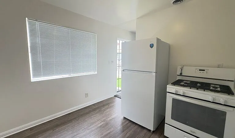 6019 S Bright Ave — Photo 6
