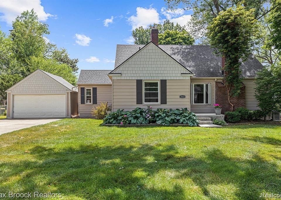 2563 Woodbine Dr, Waterford, MI 48328 | Zillow