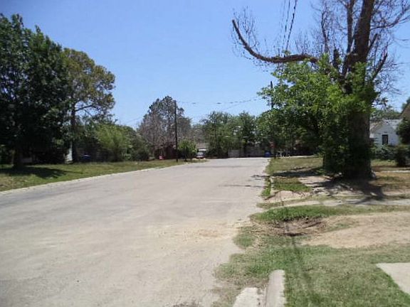 3rd image of 2507 Durham Ave