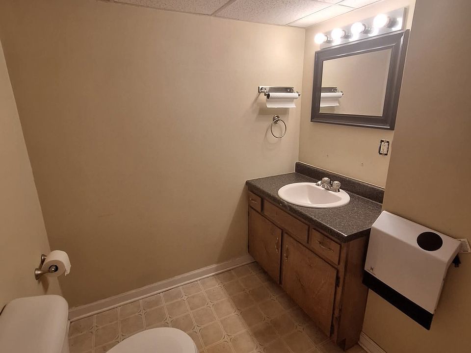 1st image of 450 Highland Ave NW #B