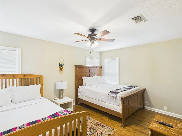 510 S Olive St — Photo 23