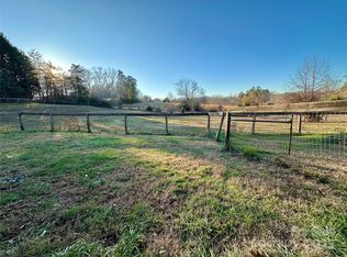 1183 Sandy Plains Rd, Tryon, NC 28782