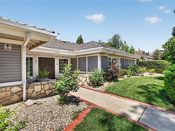 4th image of 10749 Melvin Ave