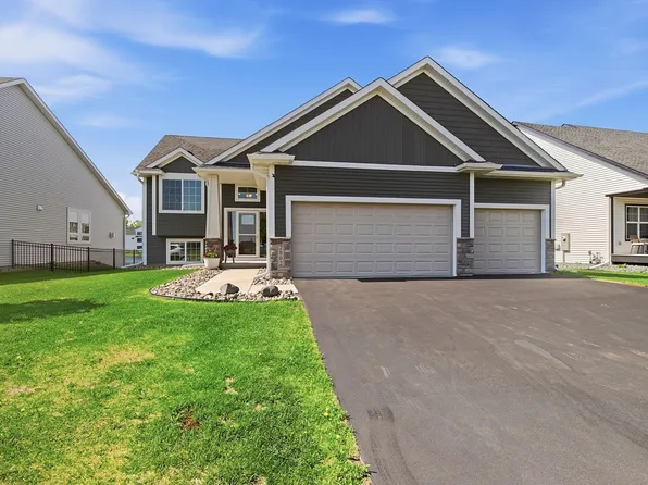 2802 213th St, Farmington, MN 55024
