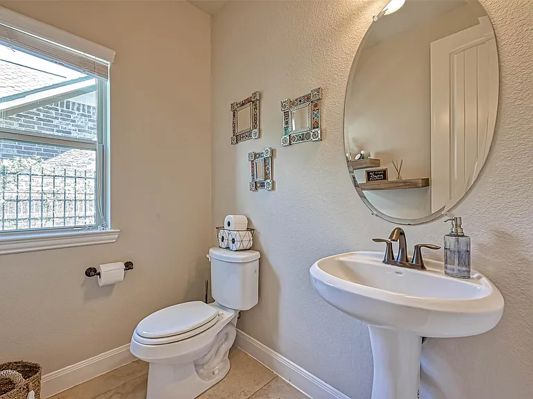 210 Hearthshire Cir — Photo 23