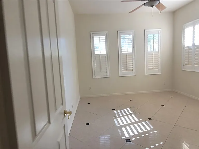 7728 Villa De La Paz Ave — Photo 27
