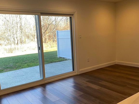 5th image of 66 Holly Dr