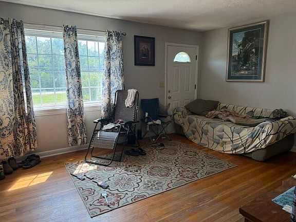 3rd image of 1709 Irvine Rd