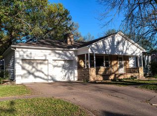 104 Michigan St, Winfield, KS 67156