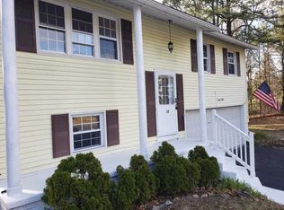 28 Red Coach Trl, Ballston Spa, NY 12020