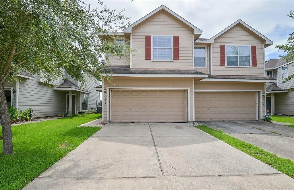3 bed, 2.5 bath, 1645 sqft, $1,750 — Photo 2